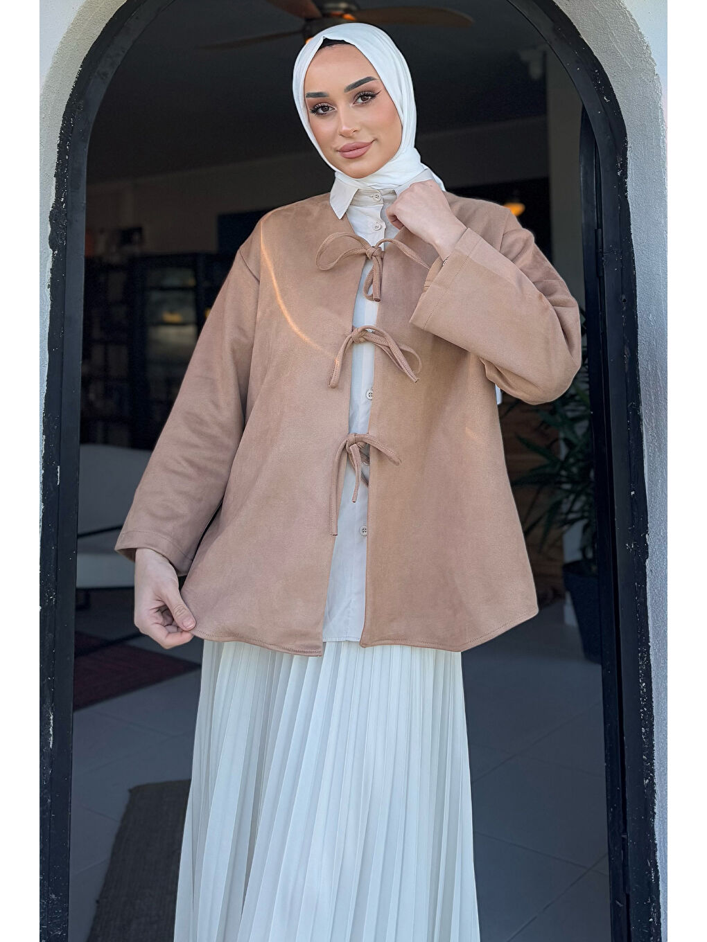 Ekru Kadın Ön Bağlamalı Tesettür Süet Ceket