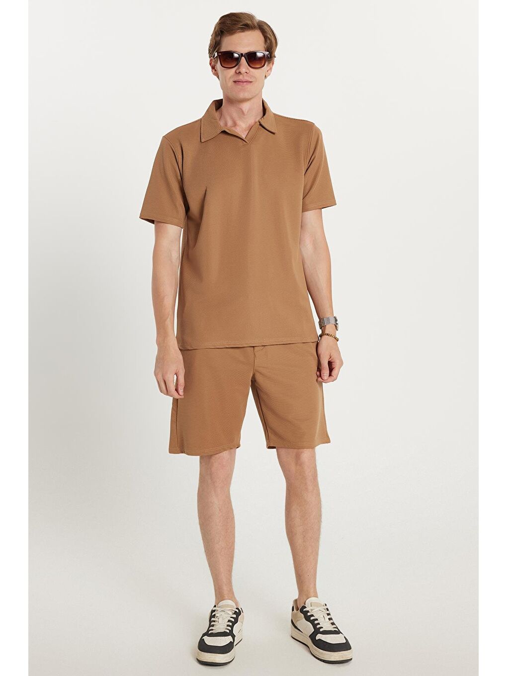 Erkek Standart Fit Normal Kesim Pamuklu Polo Yaka Beli Bağcıklı Kahverengi Şort Takım-3