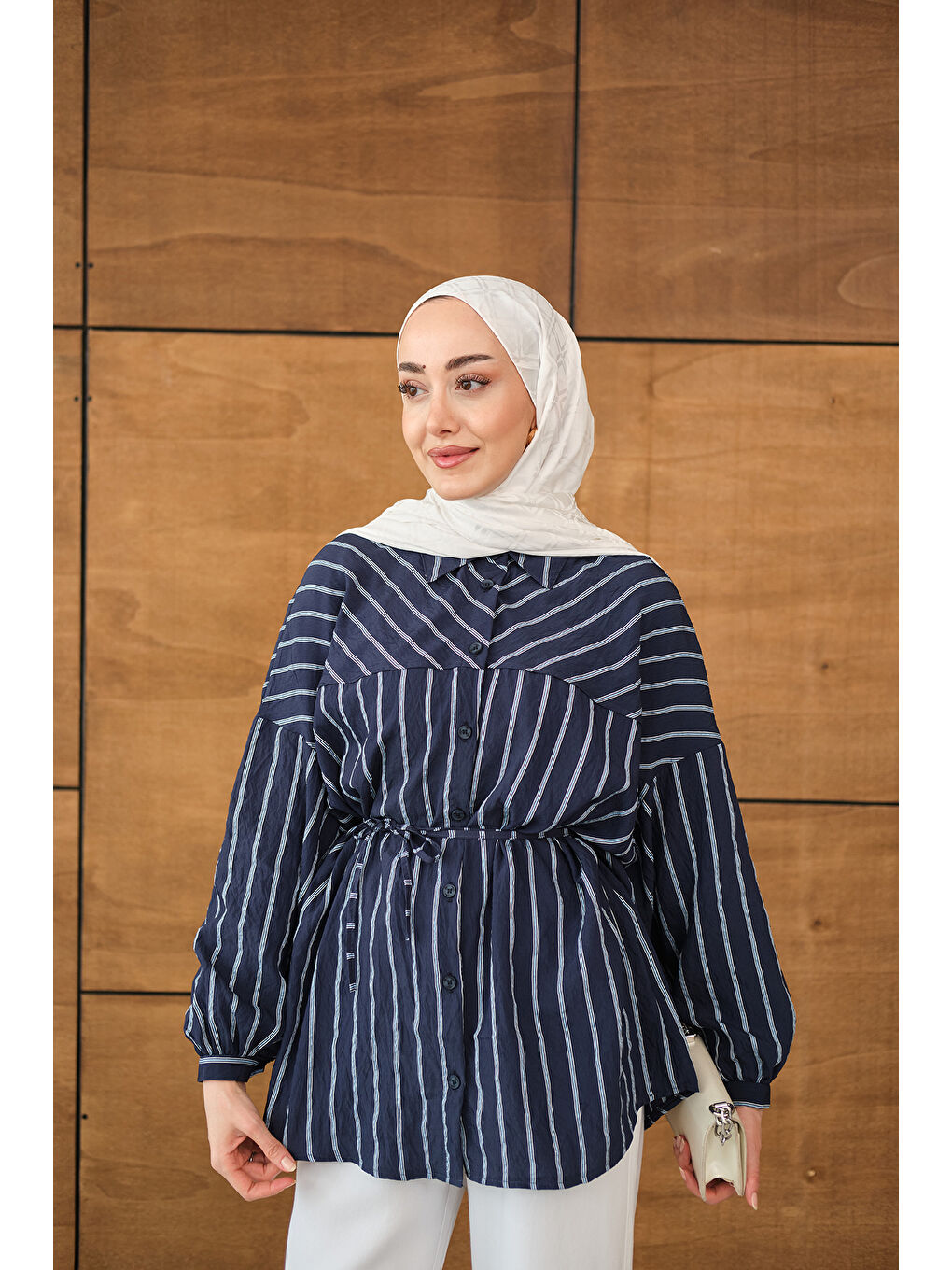 Kadın Çizgi Detaylı Salaş Gömlek Lacivert-1