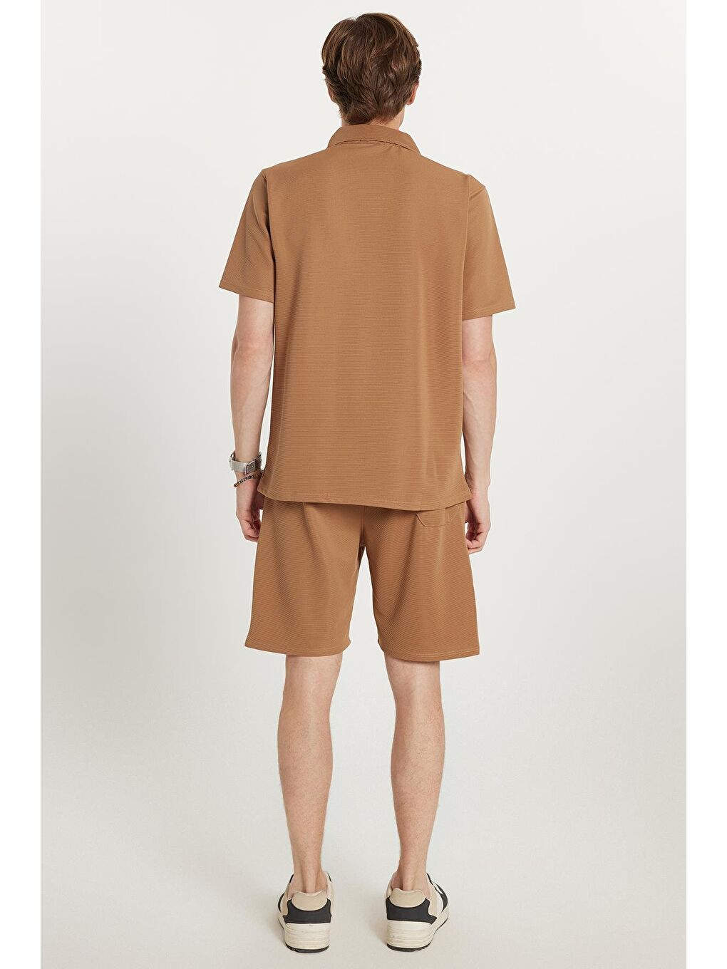 Erkek Standart Fit Normal Kesim Pamuklu Polo Yaka Beli Bağcıklı Kahverengi Şort Takım-4