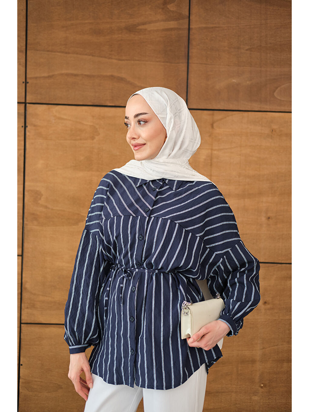 Kadın Çizgi Detaylı Salaş Gömlek Lacivert-4