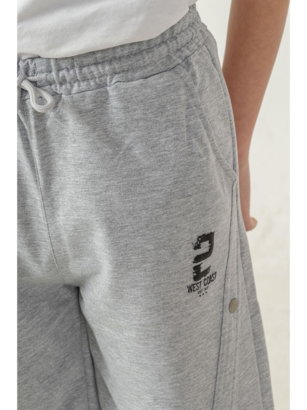 Gri West Coast Baskılı Yanlar Çıtçıtlı Erkek Çocuk Şort-2