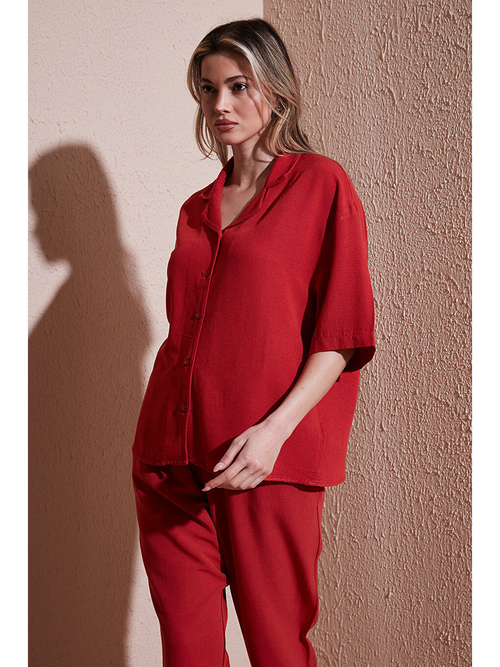 Kahverengi Keten Karışımlı Standart Fit Kısa Kollu Gömlek 25Y0605K1-3