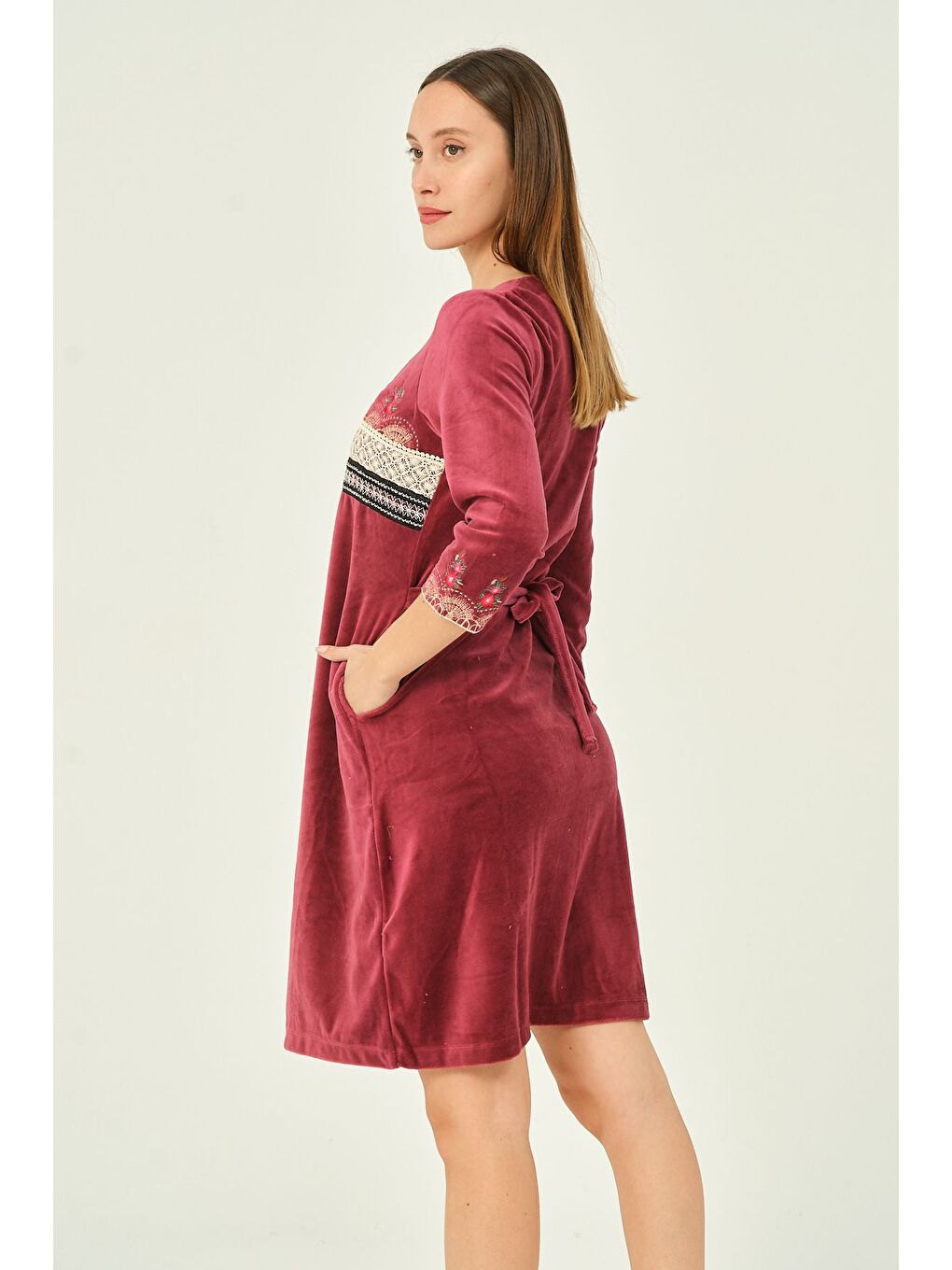 Bordo Pembe Dantel Ve Nakış Detaylı Fermuarlı Cepli Kadife Elbise-3