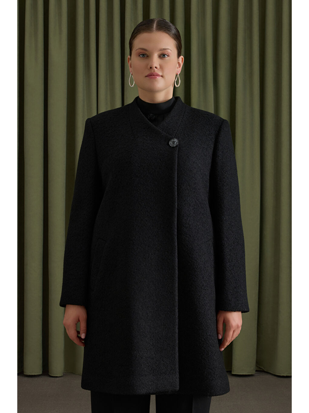 Siyah Yün İçerikli Manto-2