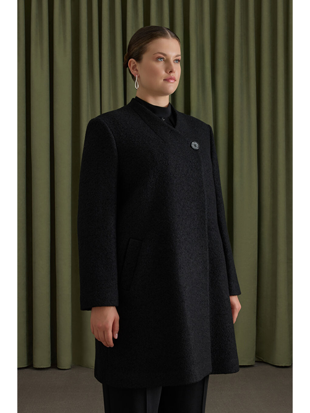 Siyah Yün İçerikli Manto-3