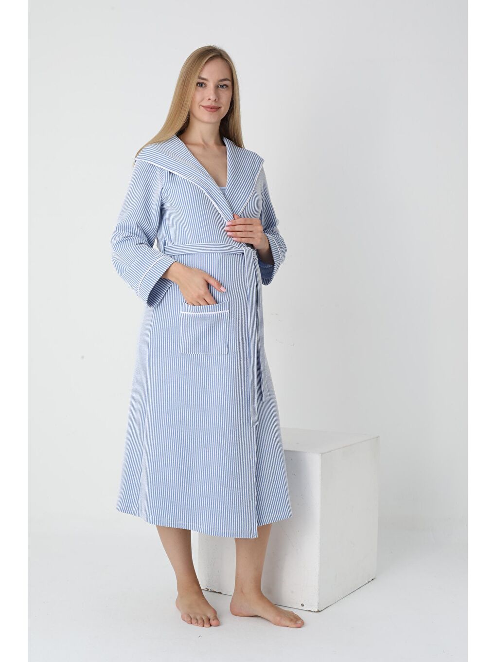 Bebe Mavisi Beyaz Kapüşonlu Hamile ve Lohusa Çizgili Uzun Sabahlık-2