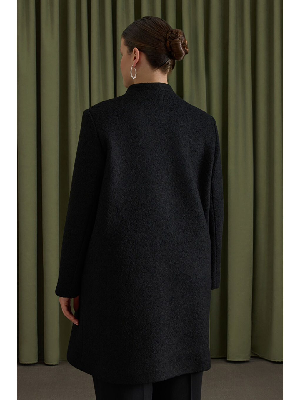 Siyah Yün İçerikli Manto-5