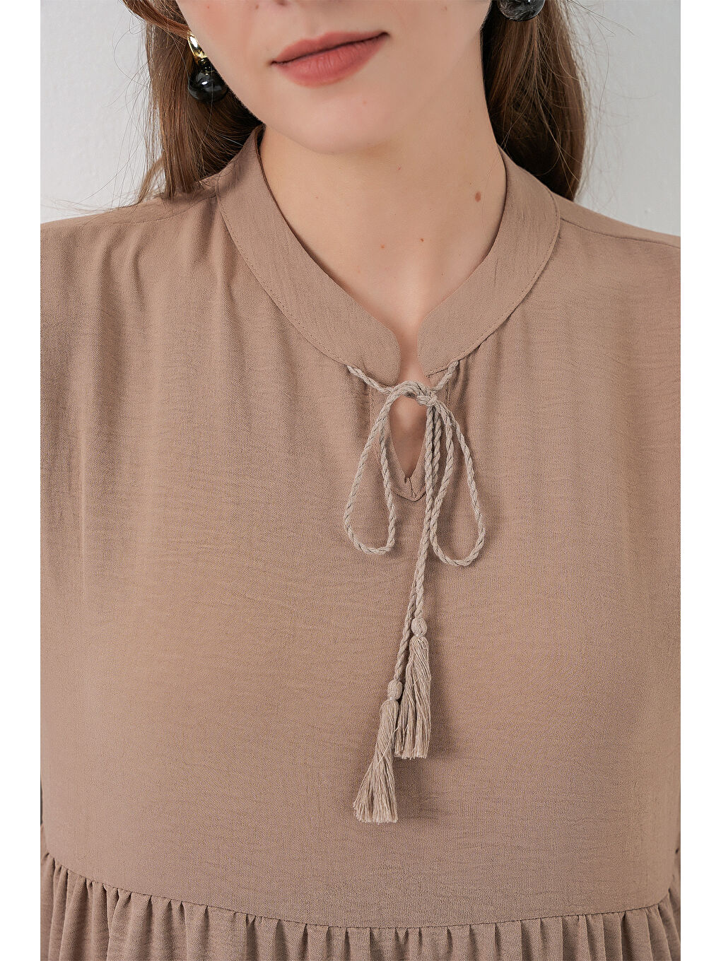 T1627 Yaka Bağcıklı Elbise - Y.Bej-4