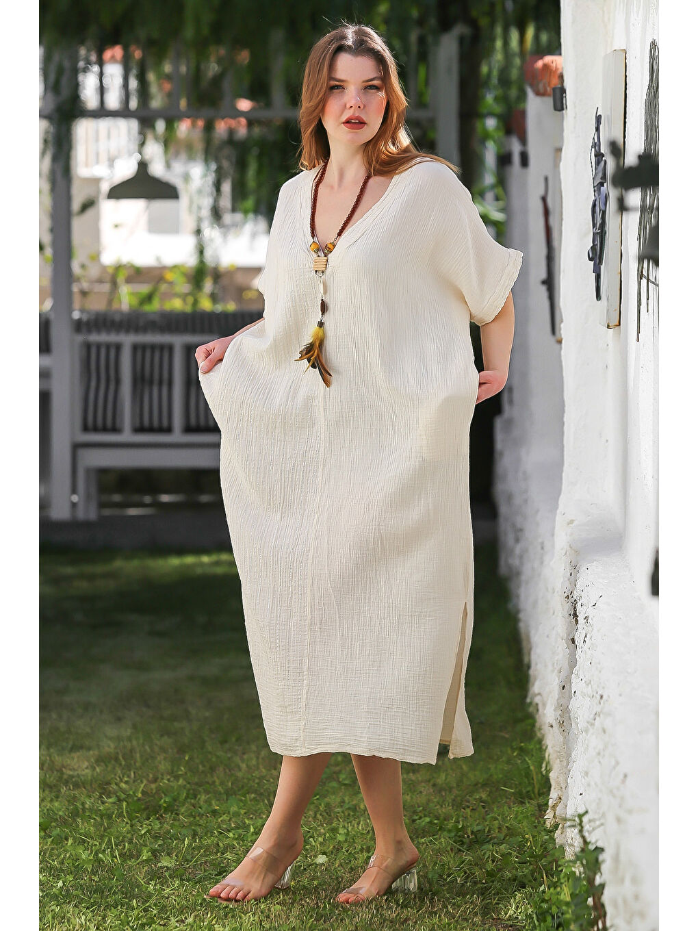 Ekru Krem V Yaka Kısa Kol Yıkamalı Yırtmaçlı Casual Müslin Oversize Dokuma Elbise 125 76-1