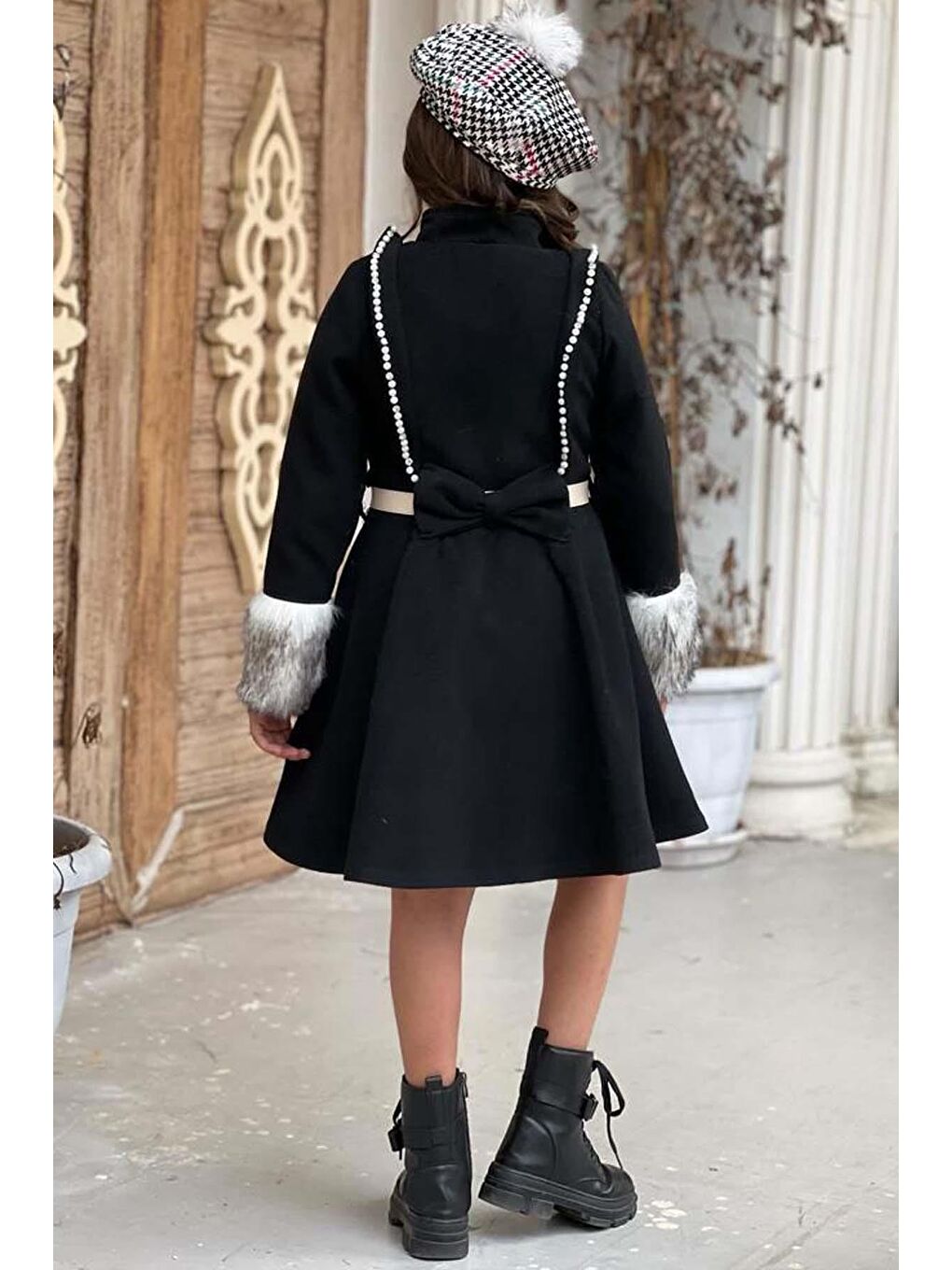 Kız Çocuk Ekose Desen Elbise ve Kolları Pelüş ve İnci İşleme Siyah Kaşe Kaban-3