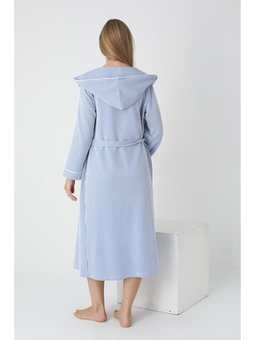 Bebe Mavisi Beyaz Kapüşonlu Hamile ve Lohusa Çizgili Uzun Sabahlık-4