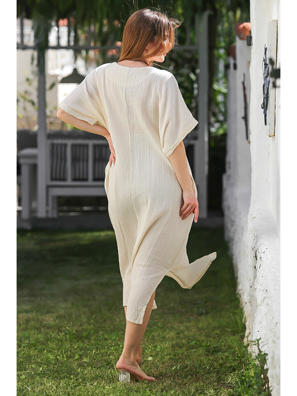 Ekru Krem V Yaka Kısa Kol Yıkamalı Yırtmaçlı Casual Müslin Oversize Dokuma Elbise 125 76-7