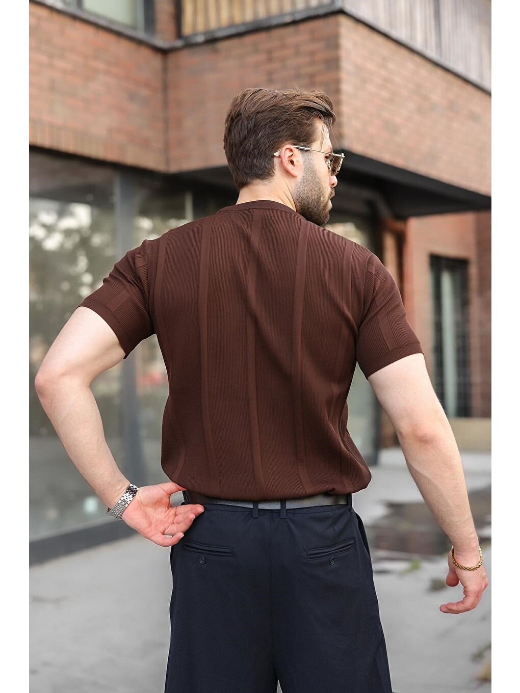 Kahverengi Regular Fit Bisiklet Yaka Fitilli Triko Erkek Tişört E7490-2