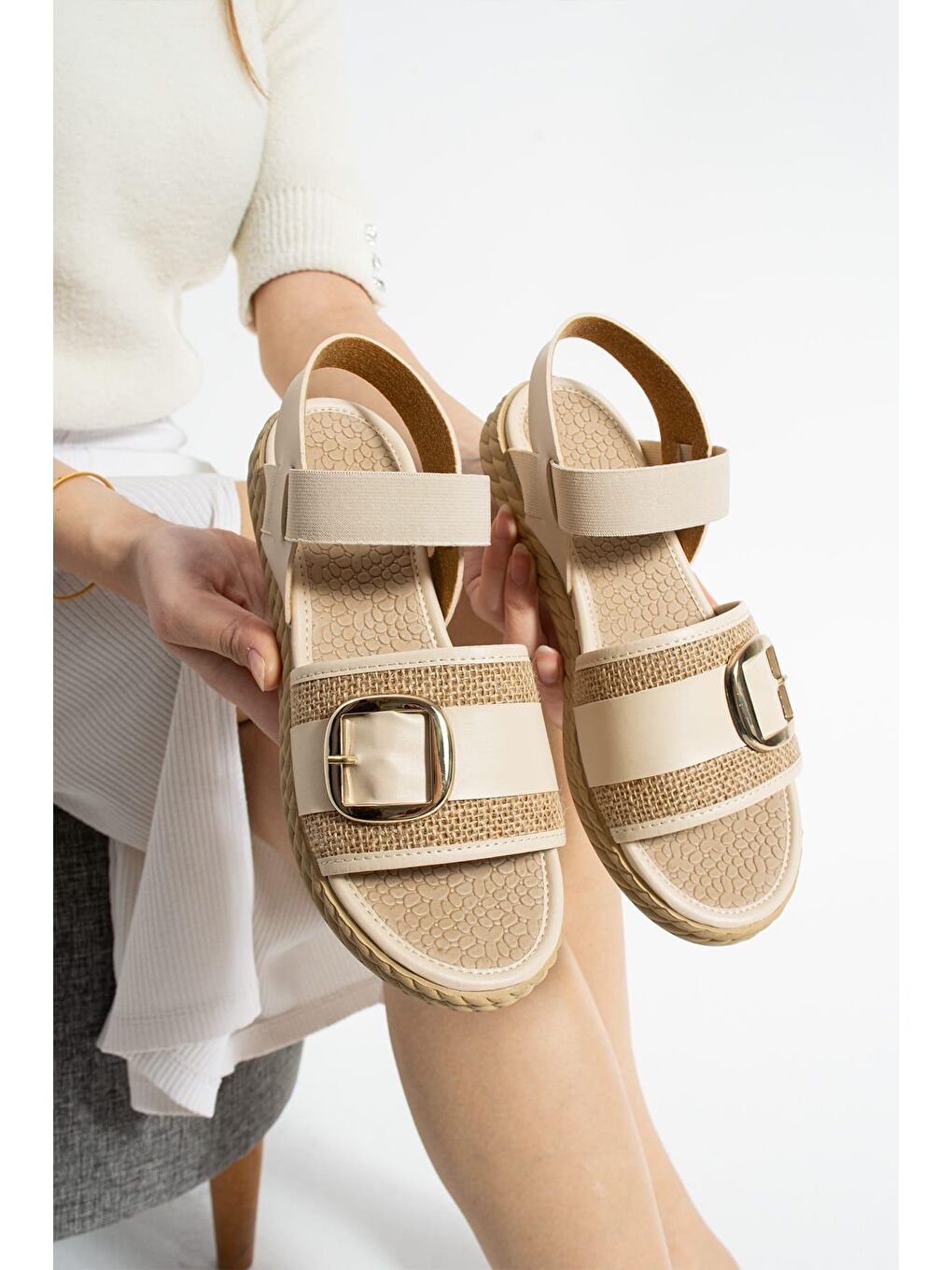 Ekru Rosa Hasır Detaylı Tokalı Kadın Sandalet-1