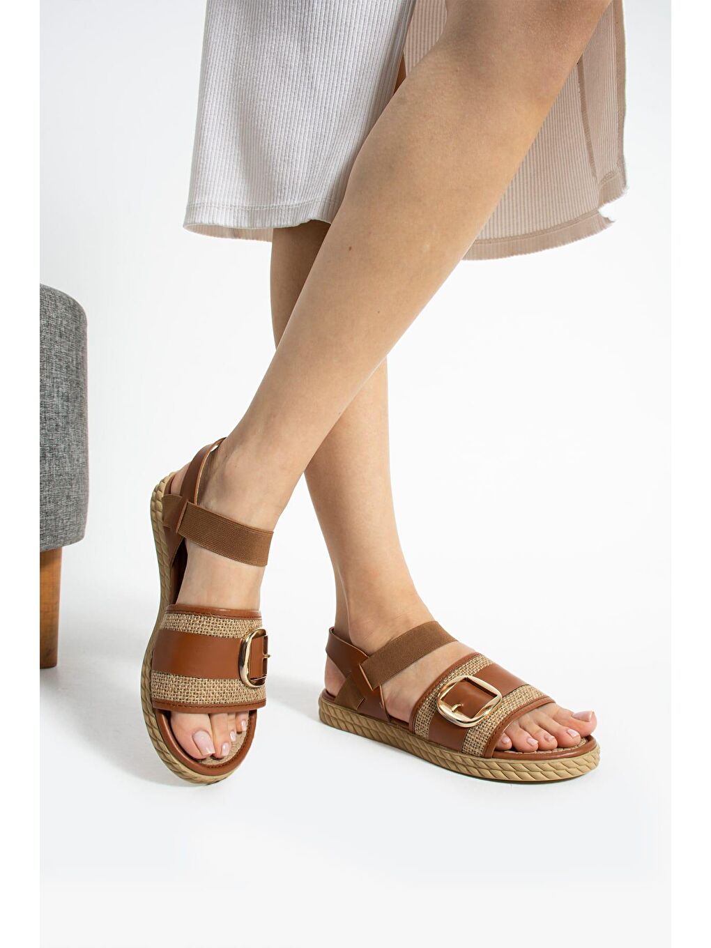 Kahverengi Rosa Hasır Detaylı Tokalı Kadın Sandalet-2