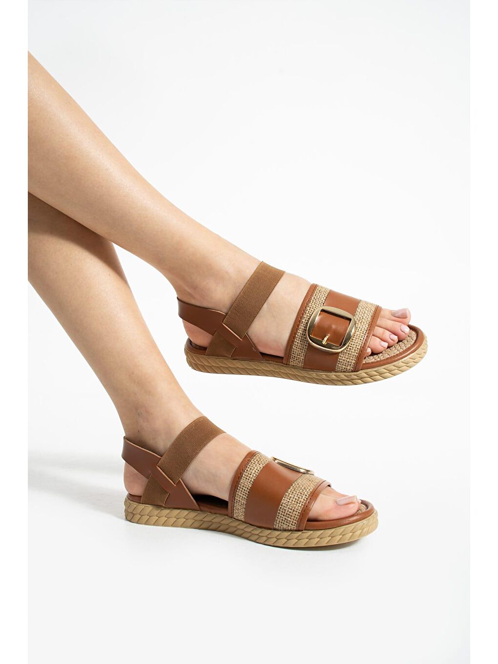 Kahverengi Rosa Hasır Detaylı Tokalı Kadın Sandalet-3