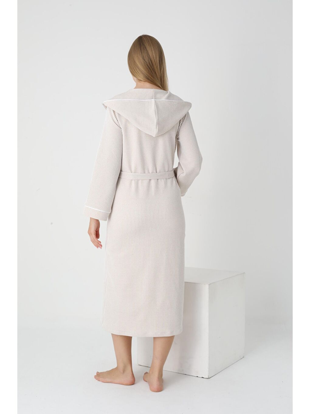 Bej Beyaz Kapüşonlu Hamile ve Lohusa Çizgili Uzun Sabahlık-1