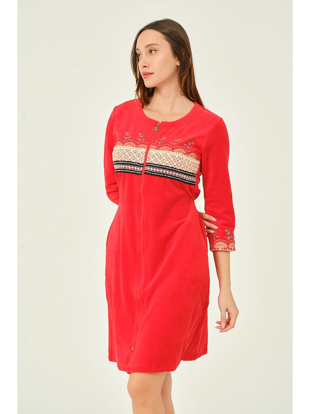 Kırmızı Pembe Dantel Ve Nakış Detaylı Fermuarlı Cepli Kadife Elbise-2