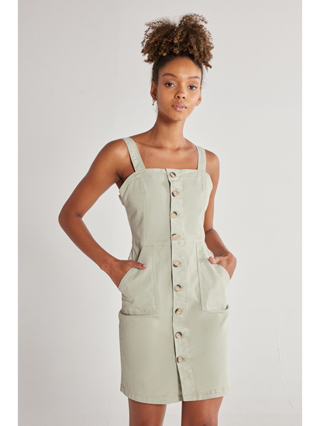 Regular Fit Normal Kesim Kolsuz Haki Esnek Jean Jean Elbise-1