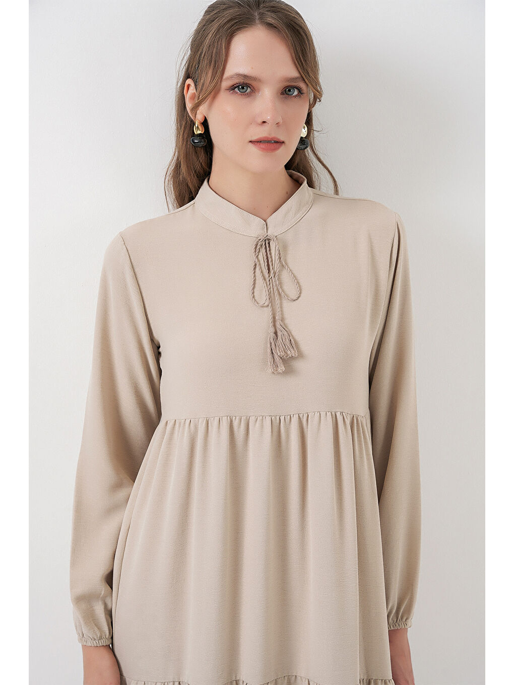 Bej T1627 Yaka Bağcıklı Elbise - Taş-1