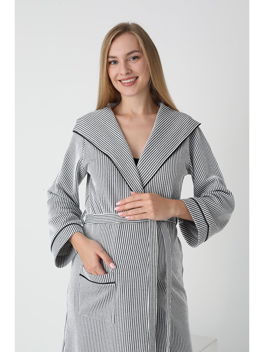 Siyah Beyaz Kapüşonlu Hamile ve Lohusa Çizgili Uzun Sabahlık-1
