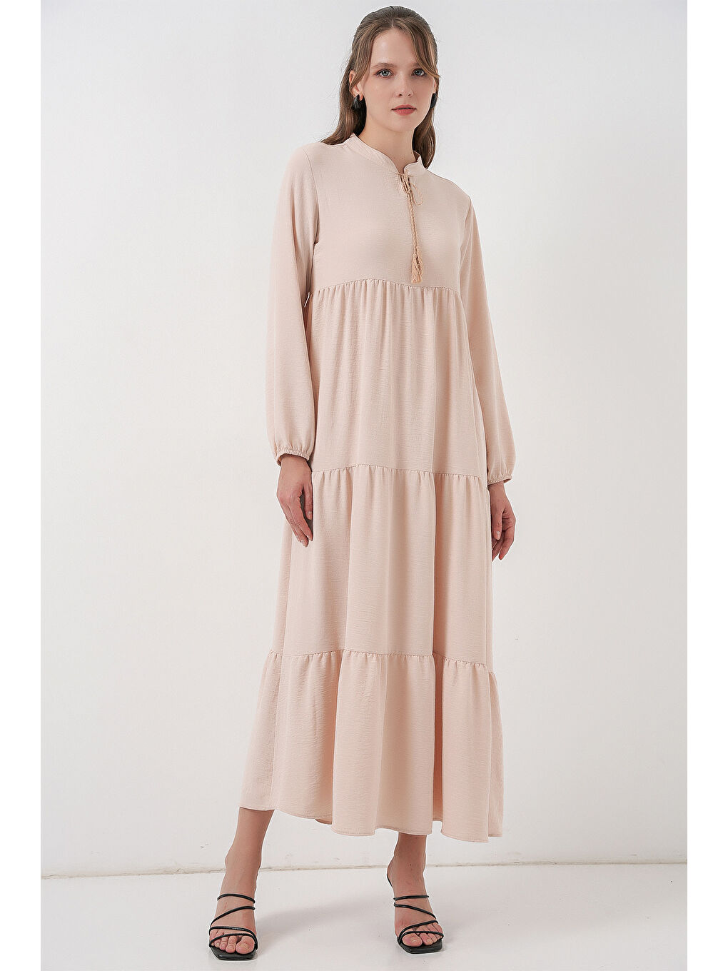 T1627 Yaka Bağcıklı Elbise - C. Bej