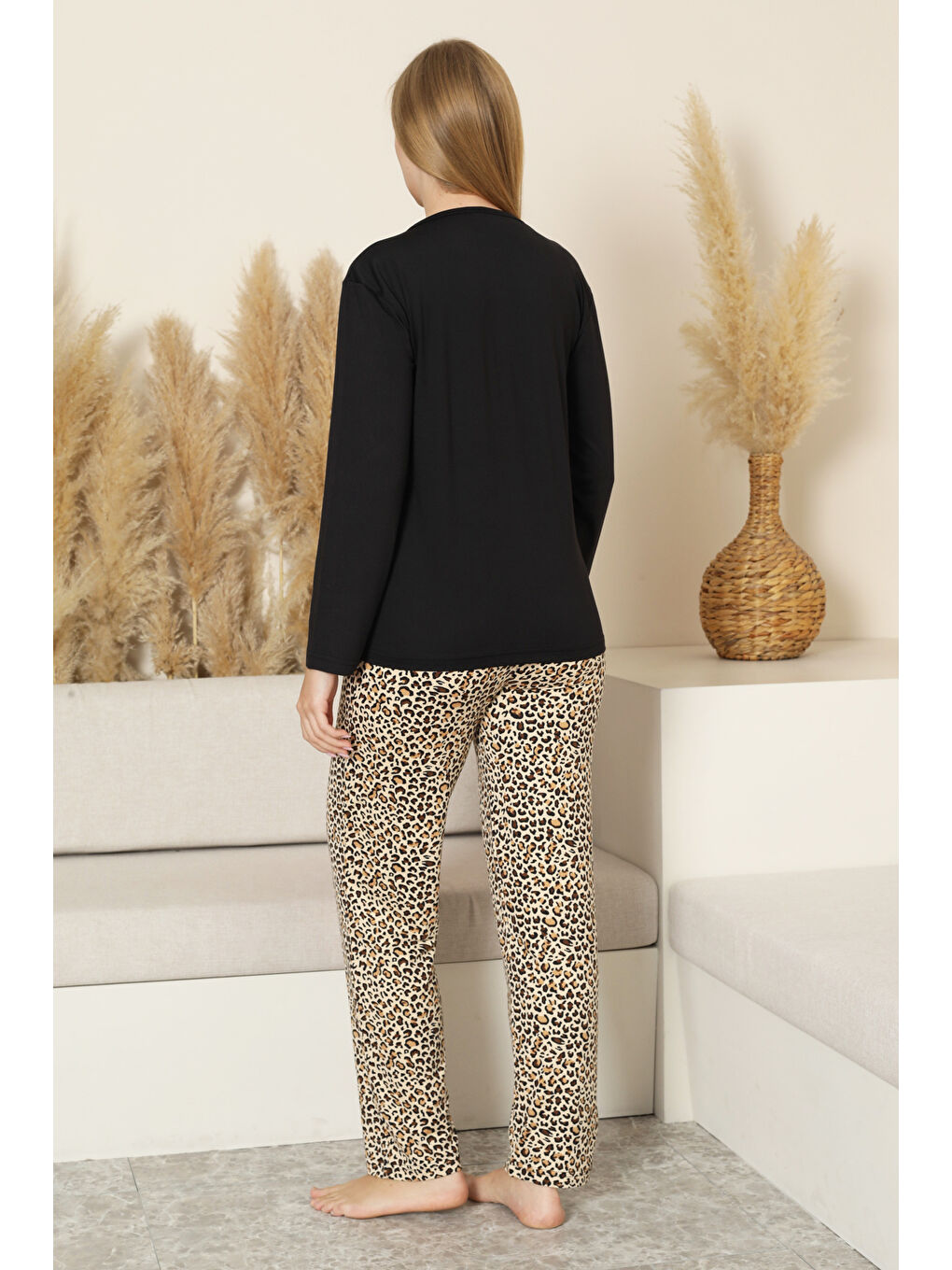 Siyah Kadın %100 Pamuk Pijama Takımı - Rotasyon Desenli - 3 Düğmeli -12356-4