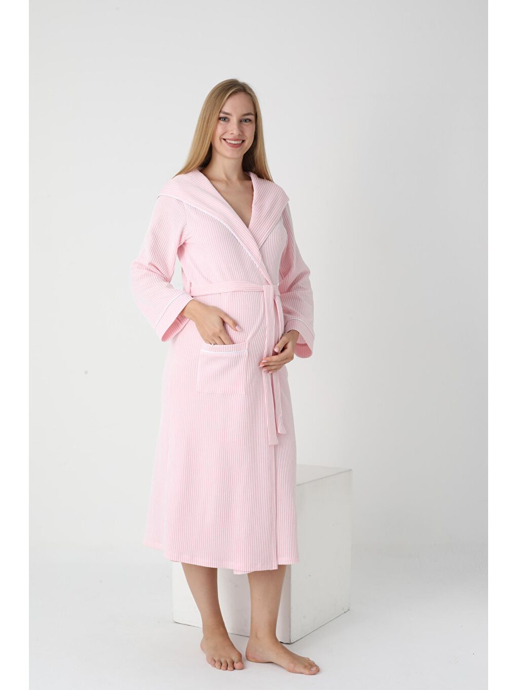 Pembe Beyaz Kapüşonlu Hamile ve Lohusa Çizgili Uzun Sabahlık-2