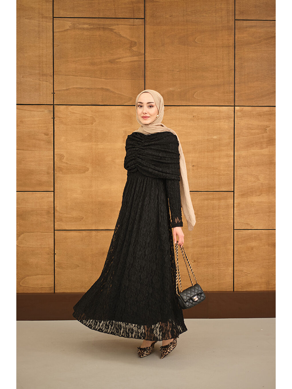 Kadın Kendinden Desenli Tül Detay Beli Lastikli Elbise Siyah-4