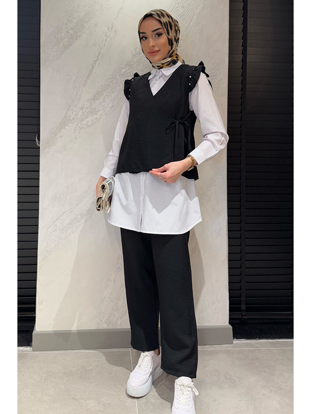 Siyah Taş Detaylı Bağlamalı Yelek Gömlek Pantolon Tesettür Üçlü Takım-2