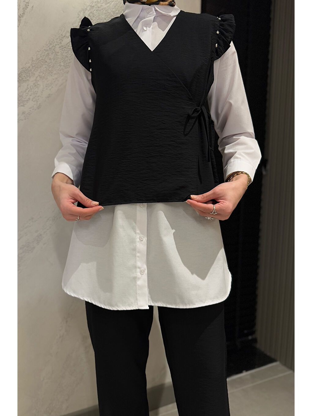 Siyah Taş Detaylı Bağlamalı Yelek Gömlek Pantolon Tesettür Üçlü Takım-4