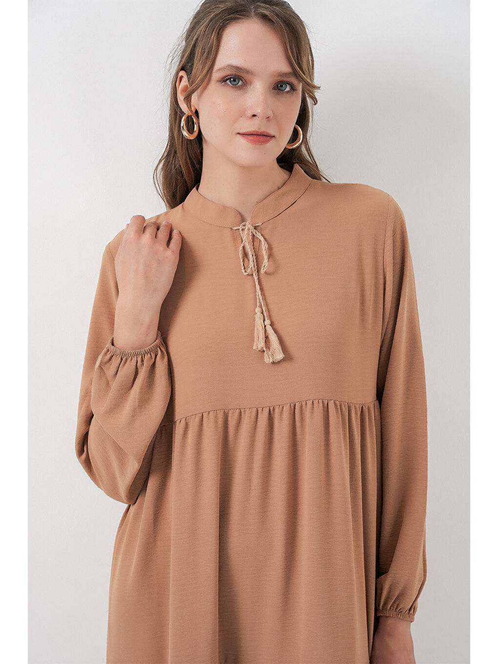 Bej T1627 Yaka Bağcıklı Elbise - D.Vizon-3