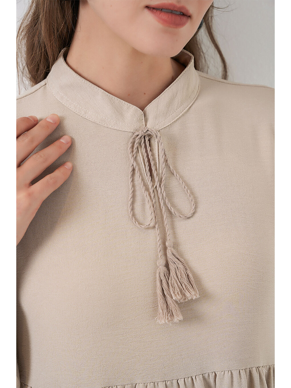 Bej T1627 Yaka Bağcıklı Elbise - Taş-4