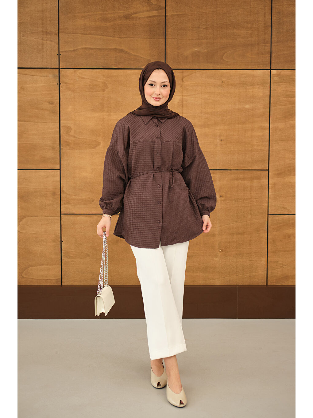 Kadın Kabartma Kare Desenli Gömlek Kahverengi-1