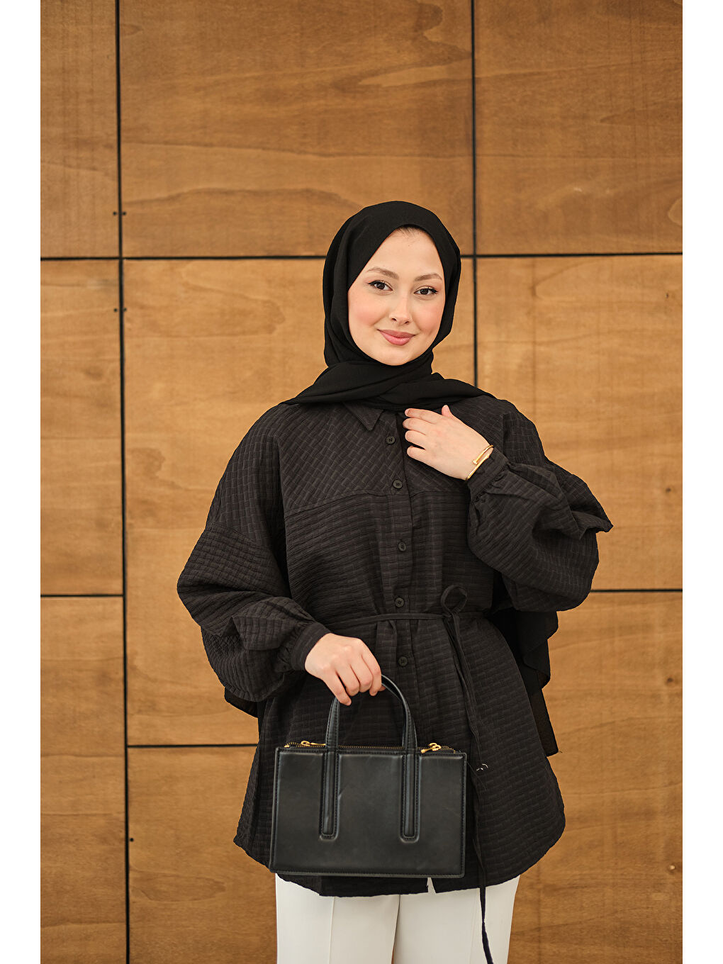 Kadın Kabartma Kare Desenli Gömlek Siyah-1