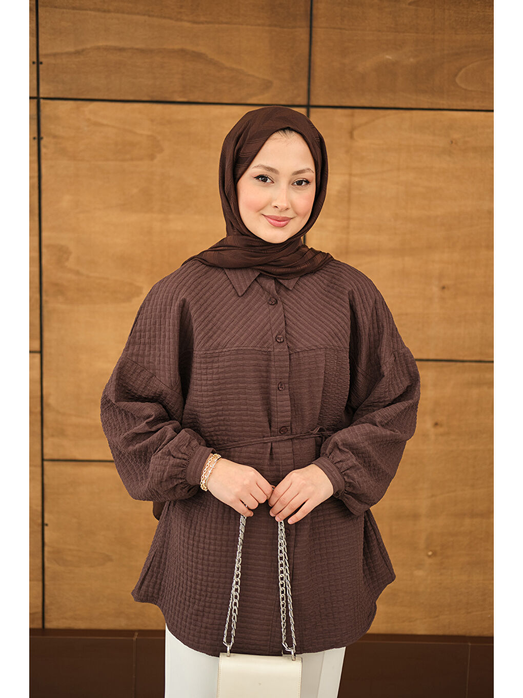 Kadın Kabartma Kare Desenli Gömlek Kahverengi-4