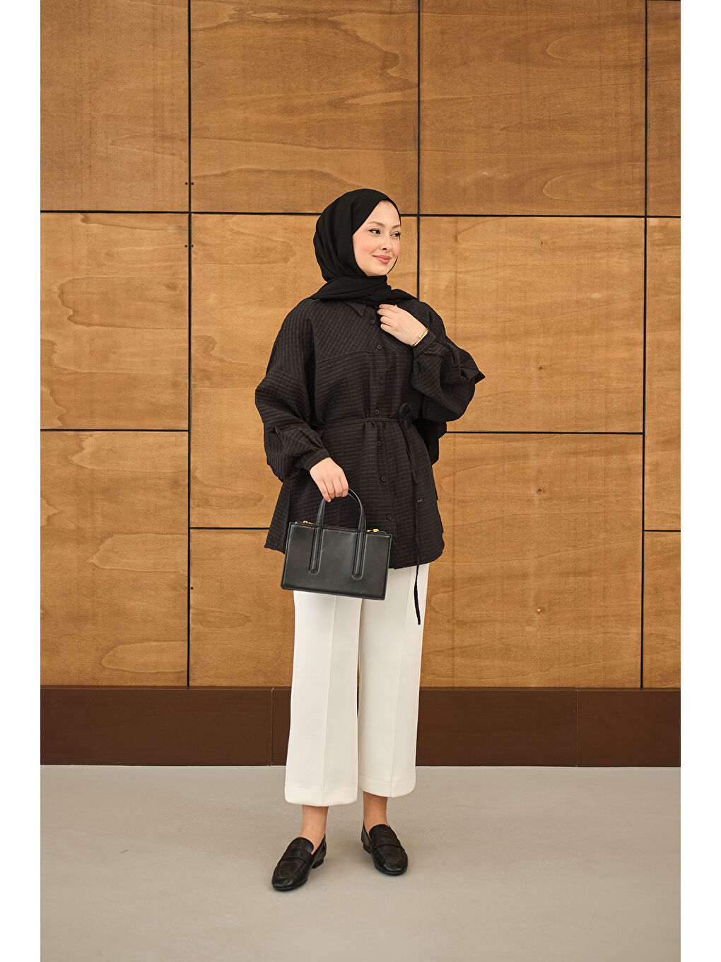 Kadın Kabartma Kare Desenli Gömlek Siyah-2