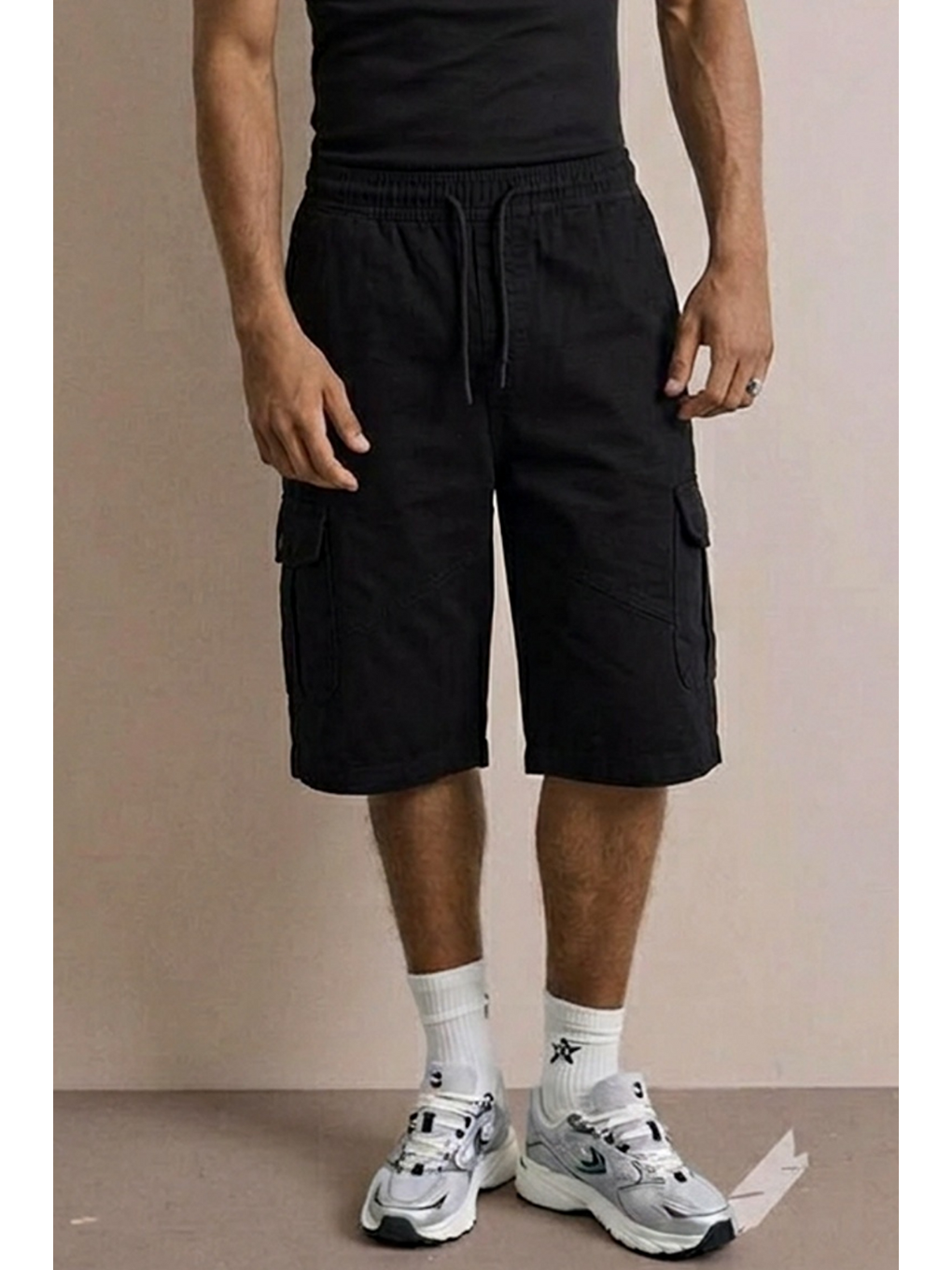 Erkek Dikiş Detaylı Jogger Kargo Cep Siyah Kapri Şort-4