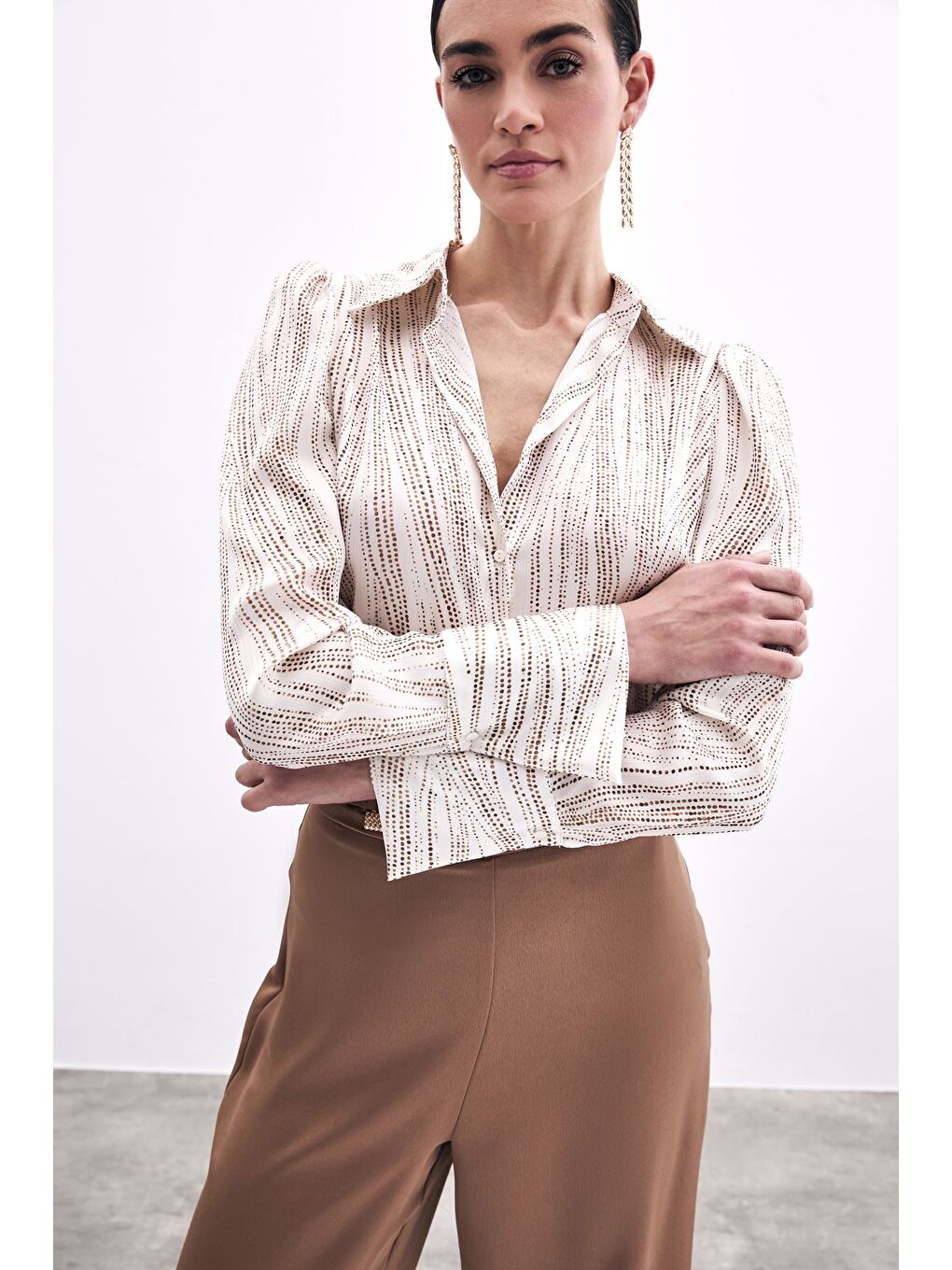 Geniş Manşetli Gömlek - Ekru-Camel-3