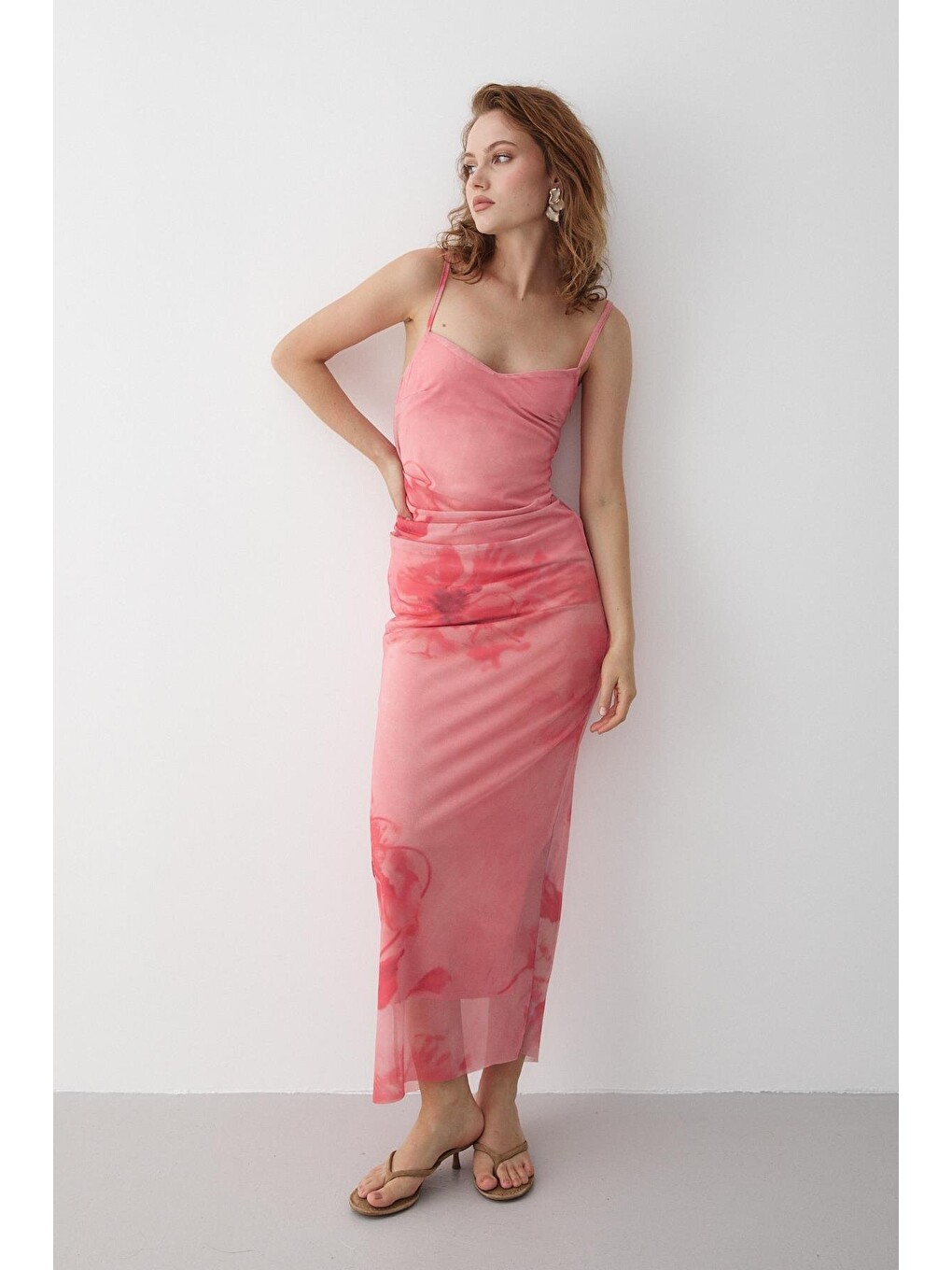 Pembe Yan Drapeli Çiçek Desenli Elbise-3