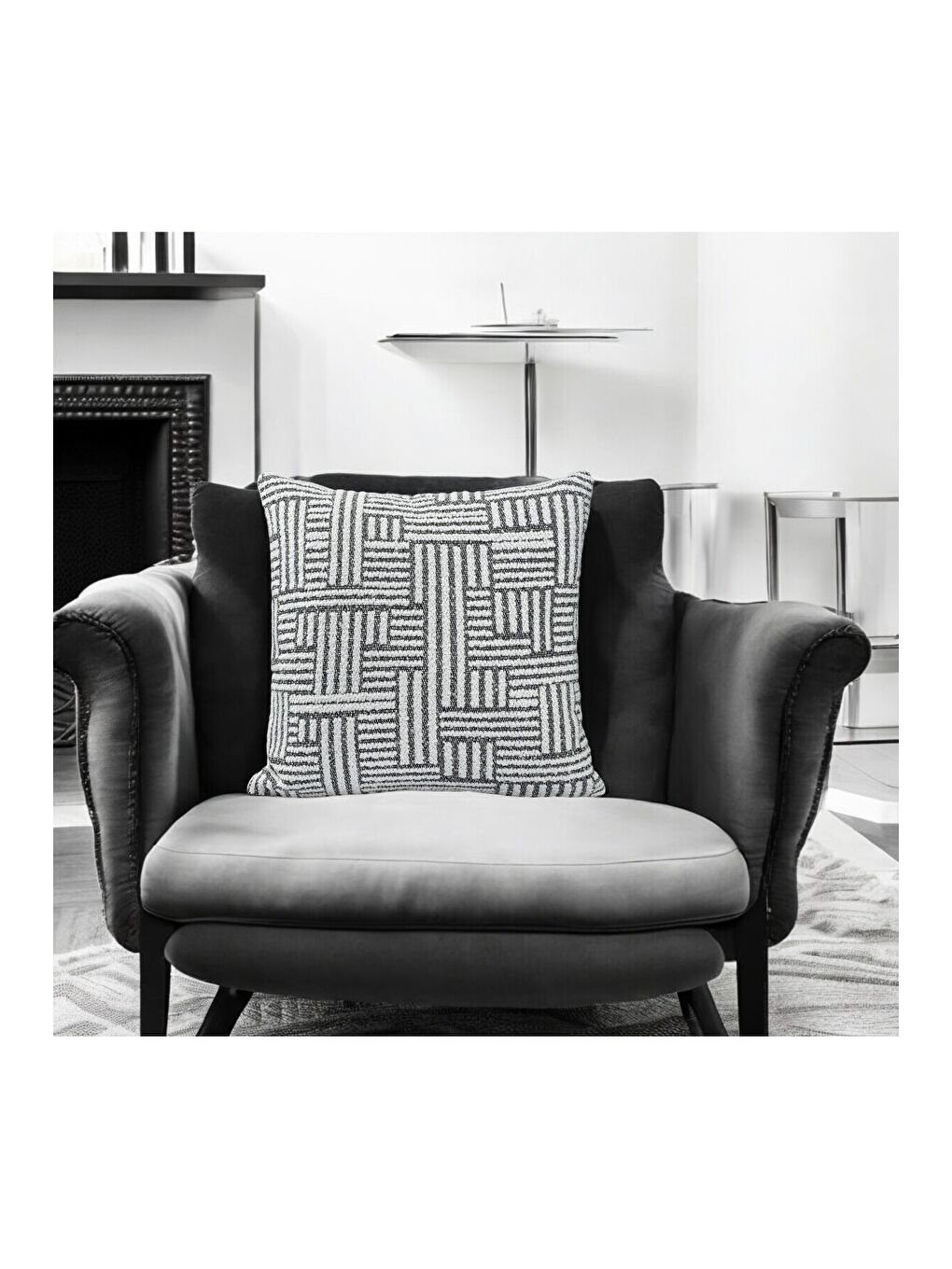 2'li Dekoratif Kırlent Kılıfı Seti – Siyah Beyaz Desenli & Teddy Dokulu (43x43 cm)-1