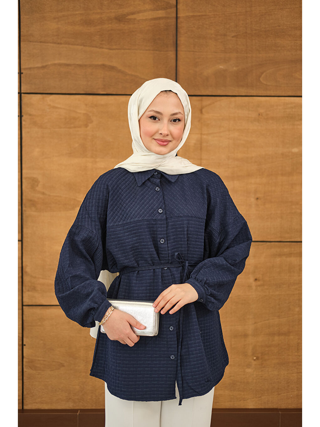 Kadın Kabartma Kare Desenli Gömlek Lacivert-2