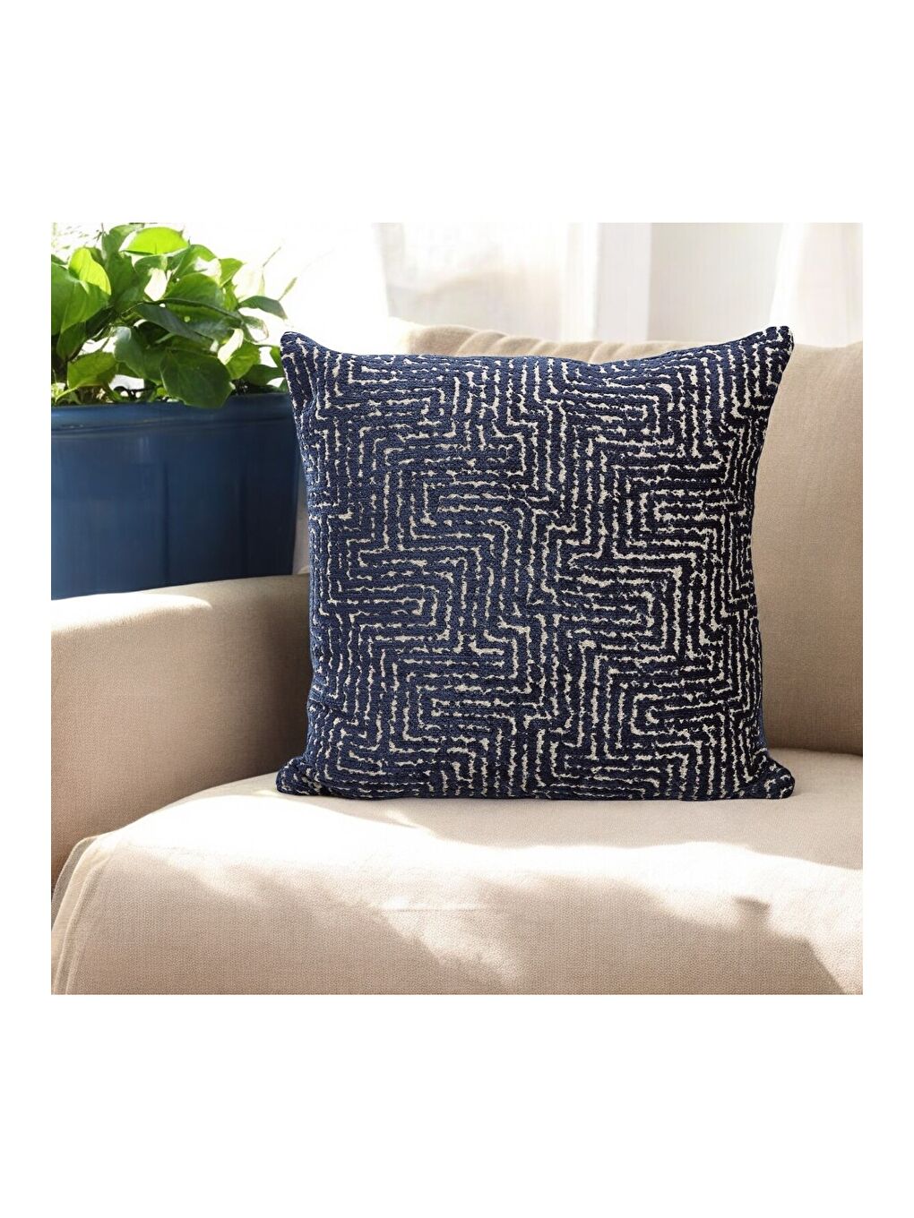 2’li Kırlent Kılıfı Seti – Labirent Dokuma (Lacivert) & Teddy Kabartmalı (43×43 cm)-1