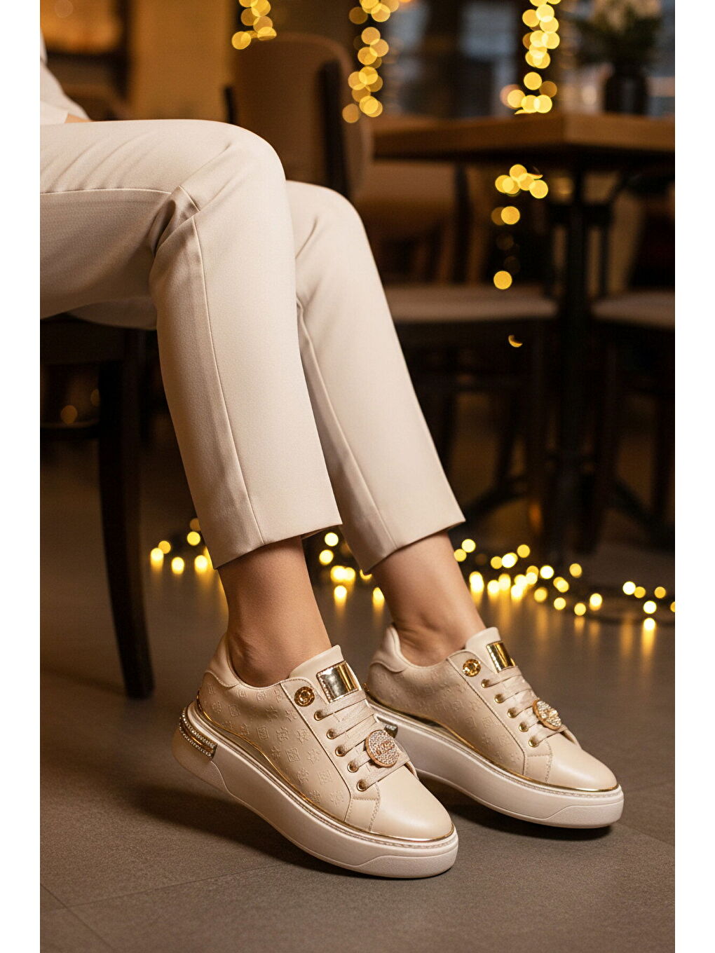 Bej Bağcıklı Taş İşlemeli Hafif Kadın Sneaker 431156 Z-2
