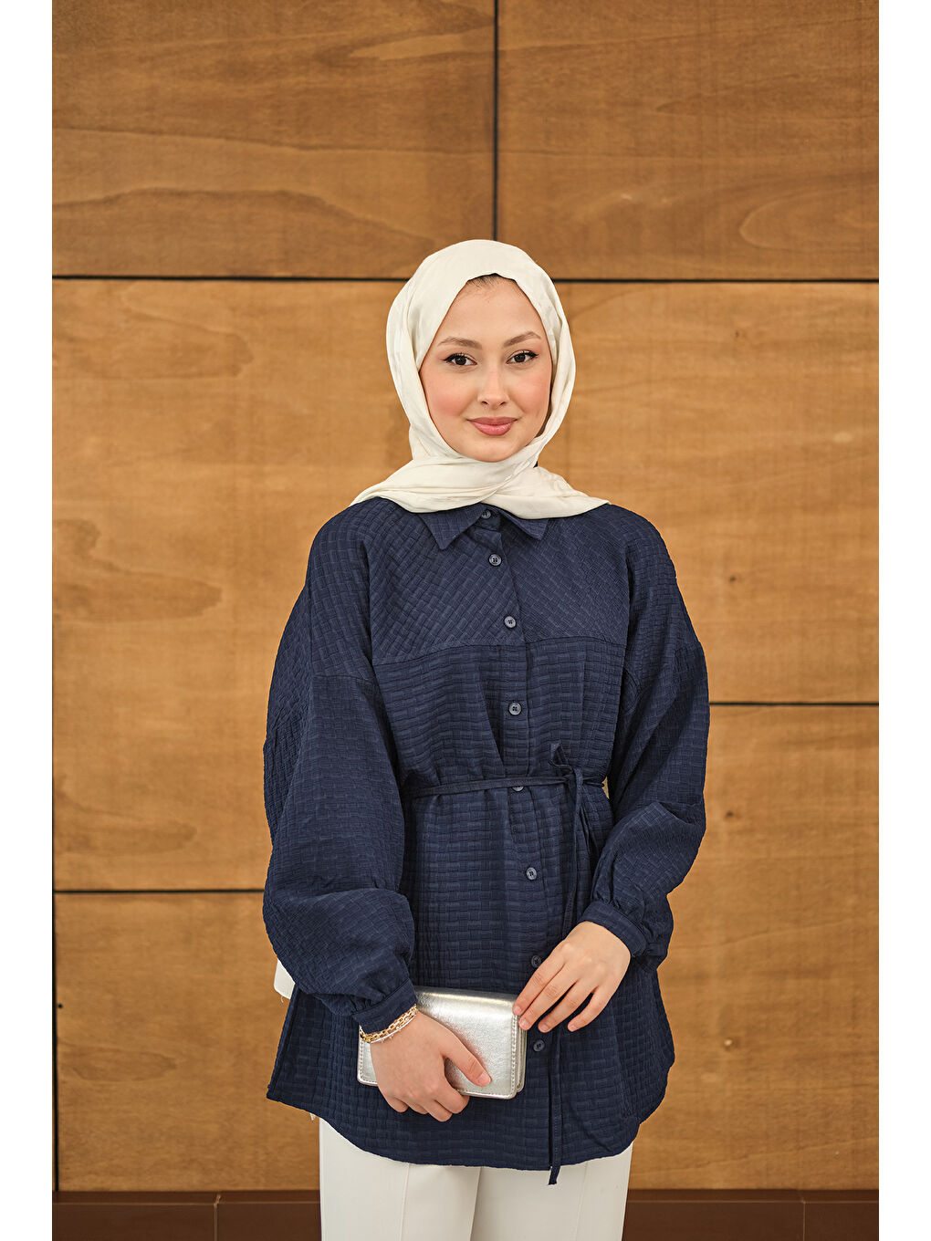Kadın Kabartma Kare Desenli Gömlek Lacivert-3