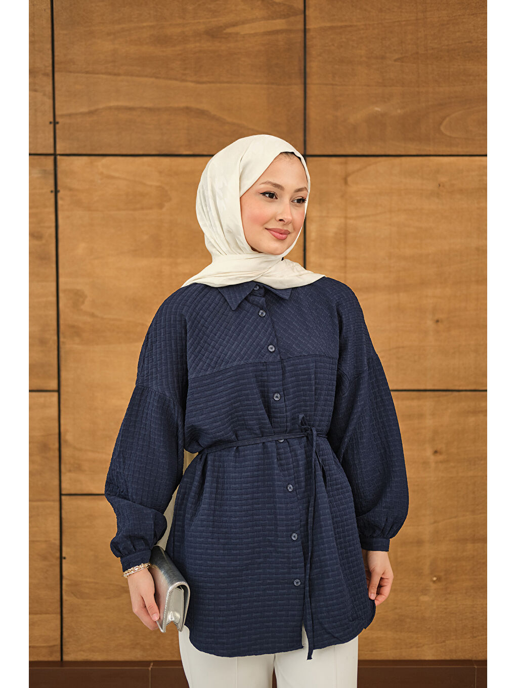 Kadın Kabartma Kare Desenli Gömlek Lacivert-4
