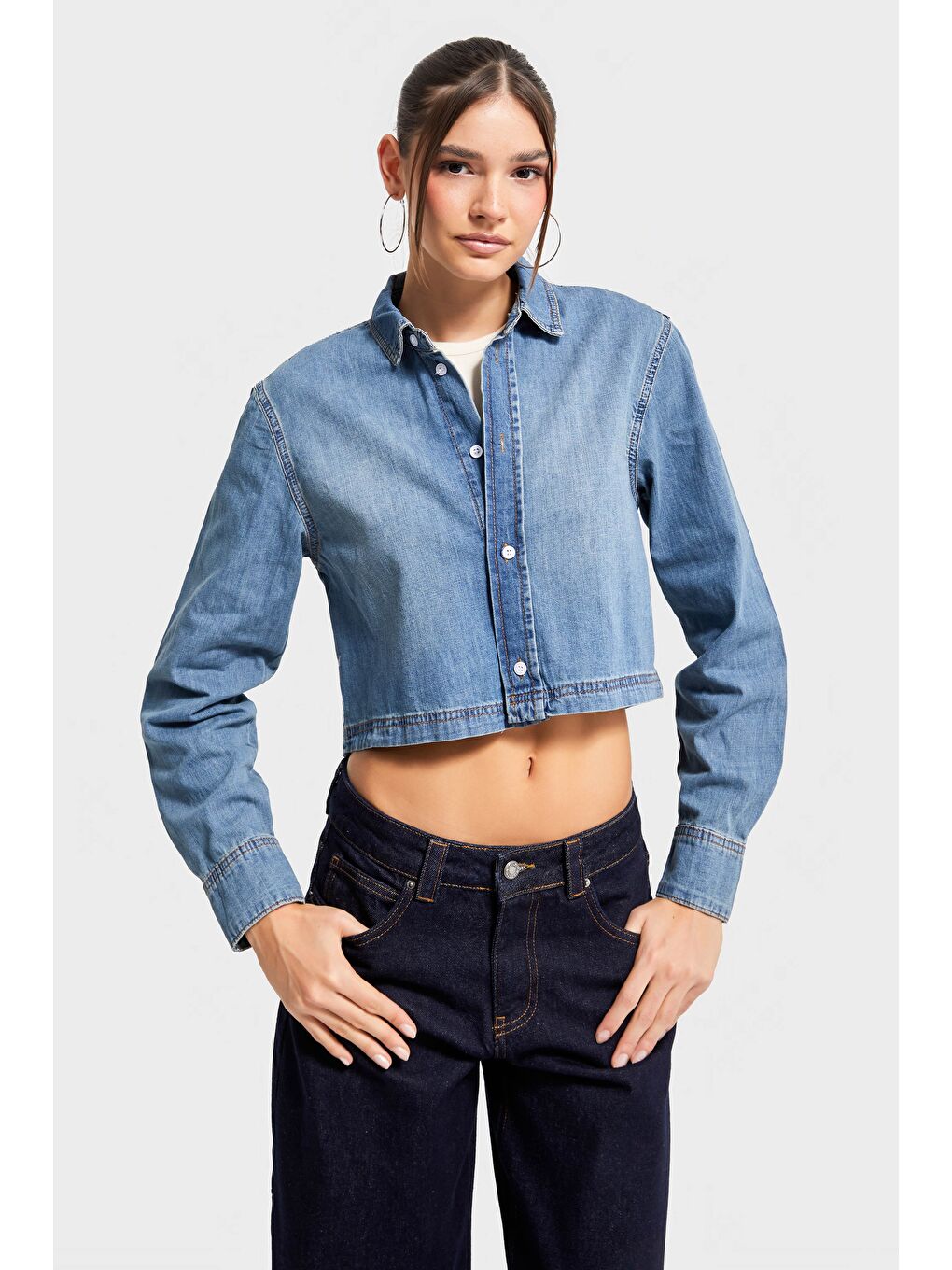 Mavi Kadın T.Kot Renk cc01 7s5-8 Crop Fit Önü Düğmeli %100 Organik Denim Kumaş Gömlek