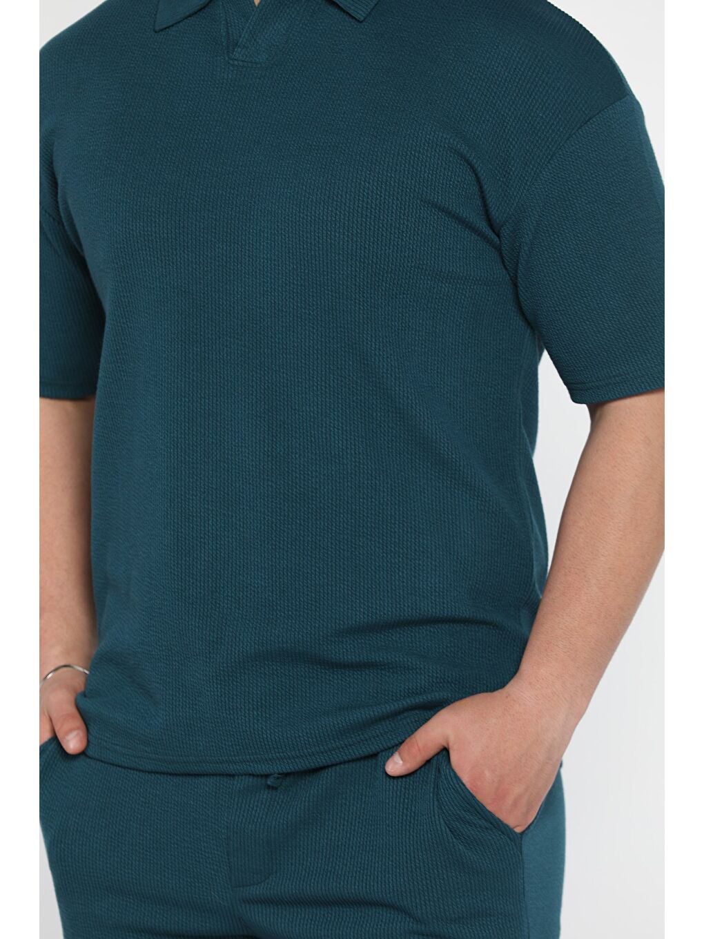 Yeşil Kendinden Desenli Polo Yaka Erkek Tişört Şort İkili Takım-3