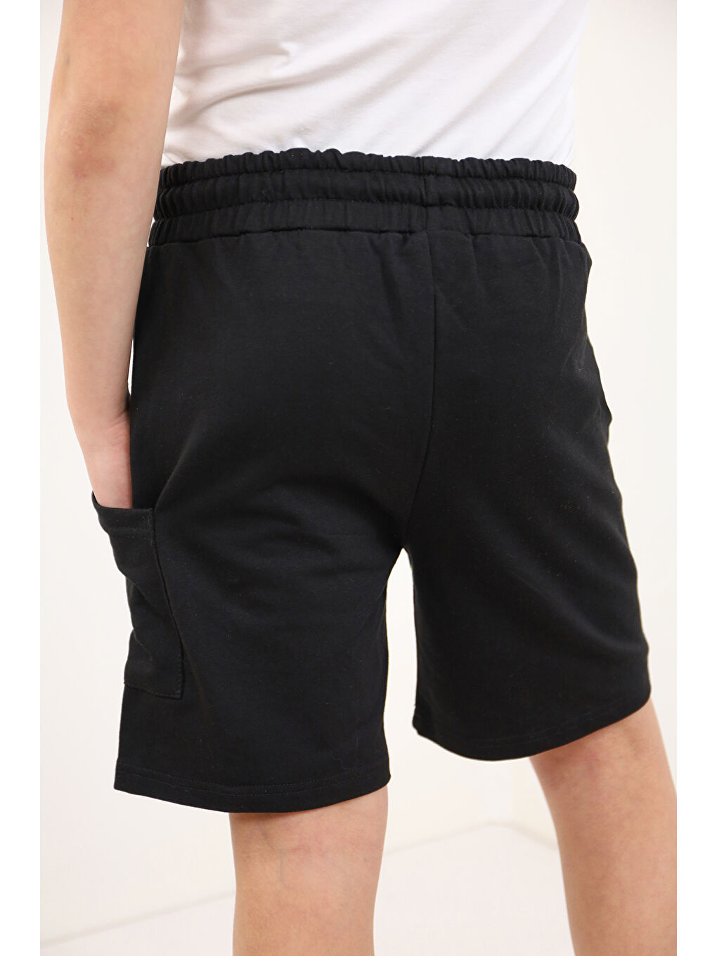 Siyah Erkek Çocuk Cep Detaylı Tek Paça Komple Yazı Baskılı Şort-1